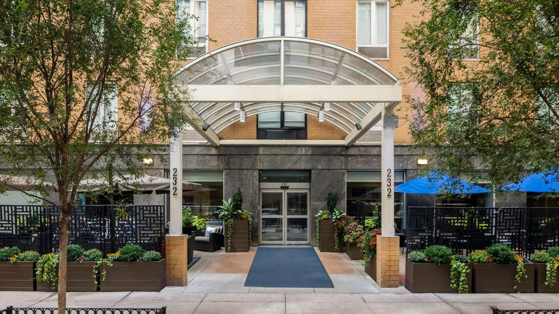 Holiday Inn Express New York City Chelsea By Ihg contacts
